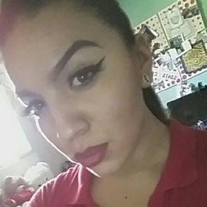 Meet your Posher, Cynthia