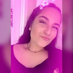 Meet your Posher, Anisa
