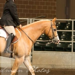 Meet your Posher, Olivia