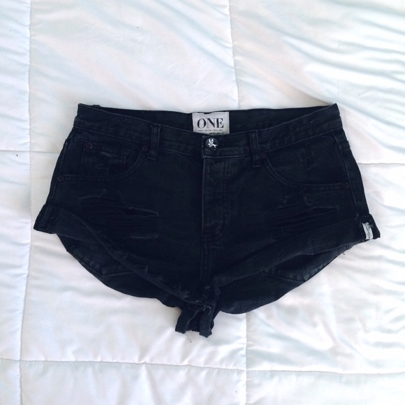 SOLD 💖 One Teaspoon Fox Black Bandits shorts - Picture 3 of 4
