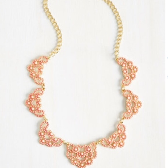 NWT ModCloth Pink and Gold Necklace