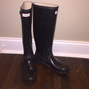 Hunter rain boots size US 7. Worn less than 5x's
