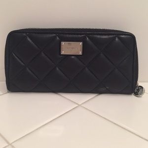 Michael Kors wallet/clutch