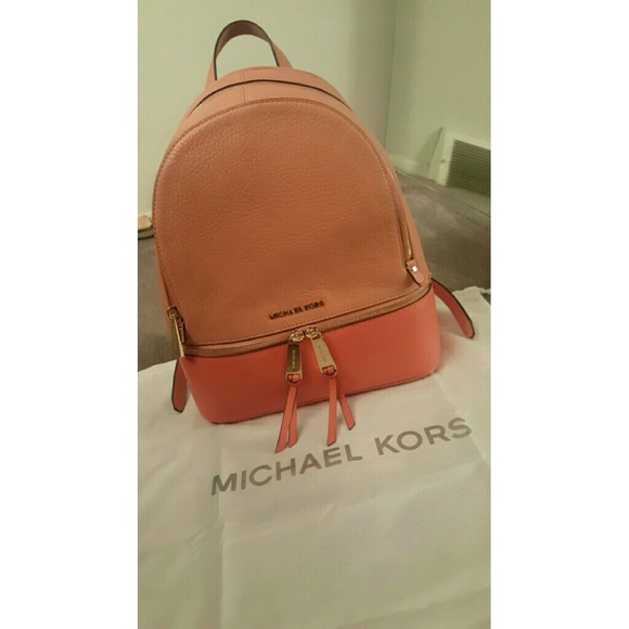 Michael Kors Handbags - FINAL PRICE❣MK Rhea Zip Peach Grapefruit Back Pack