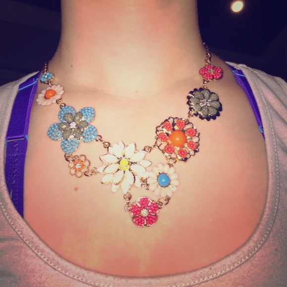 Beautiful spring flowers necklace