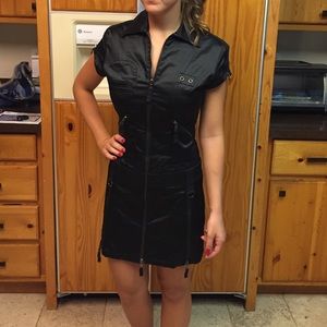 💥FLASH SALE💥Black mini dress zipper detailing.