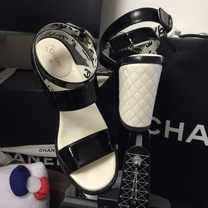 100% Authentic CHANEL Patent Calfskin Sandals