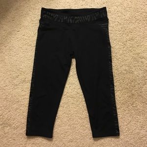 Fabletics capris- reversible