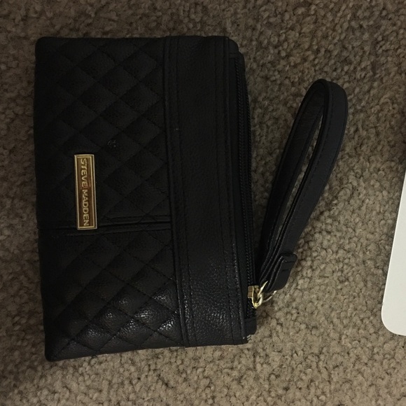 Steve Madden Wristlet