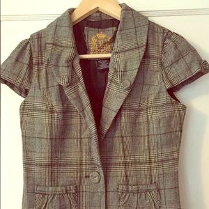 BB Dakota stylish fitted tweed jacket