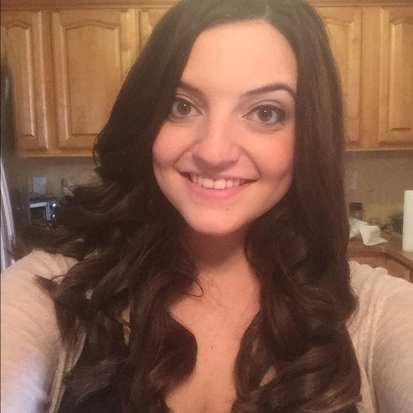 Meet your Posher, Lauren