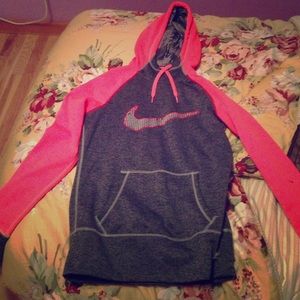 Women's Nike sweatshirt