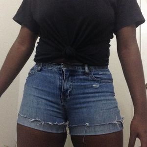 Mid-rise cuffed shorts