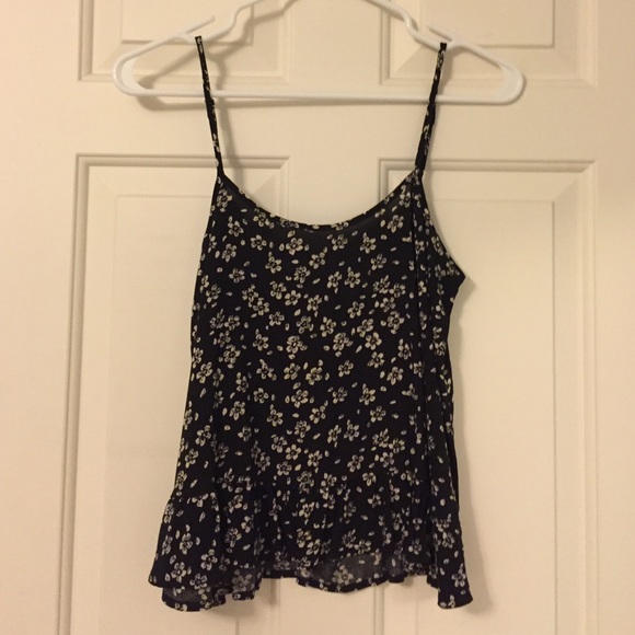 Black flower tank top 🌻