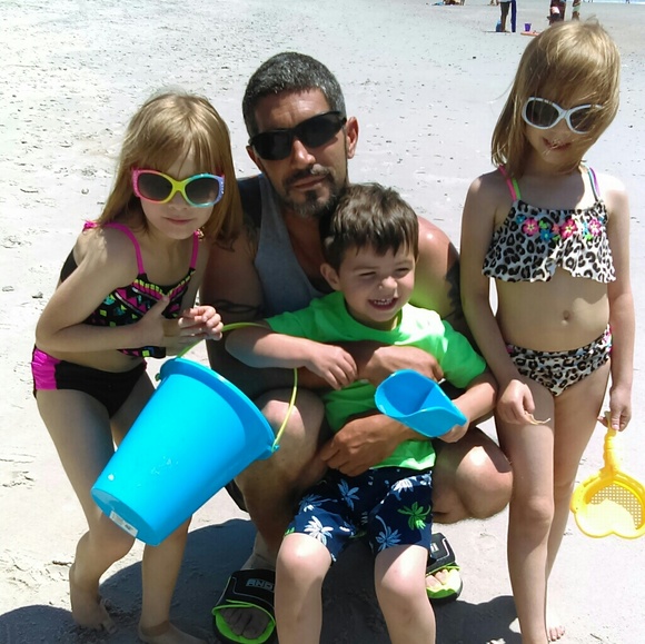 Welcome to my closet!! - Picture 4 of 8