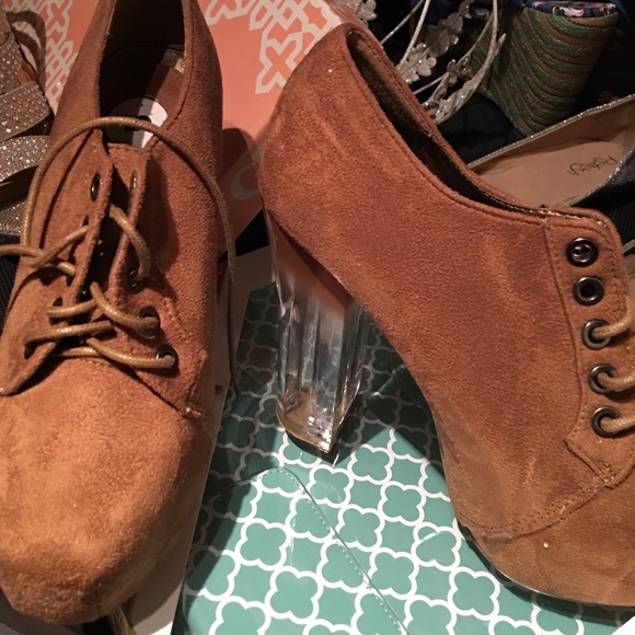 Heels - Picture 1 of 2