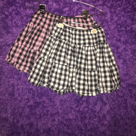One black & white & one pink & black plaid skirt💘