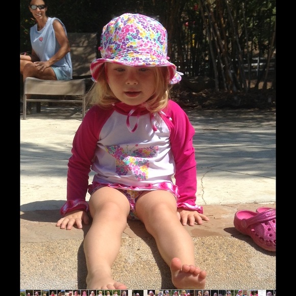 UPF Protection Floral Rash Guard Set - Picture 5 of 6