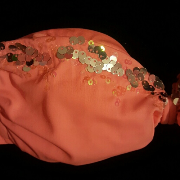 Pink Victorias Secret strapless bikini top - Picture 2 of 3