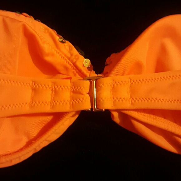 Pink Victorias Secret strapless bikini top - Picture 3 of 3