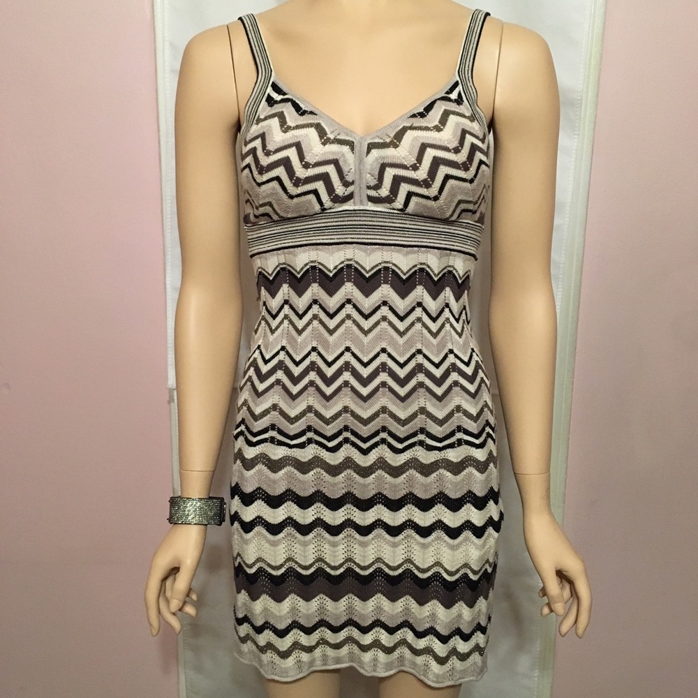 SALE Dress like Missoni/cups built in