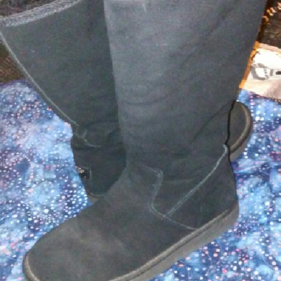 Black UGG boots