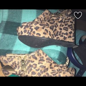 Cheetah wedges