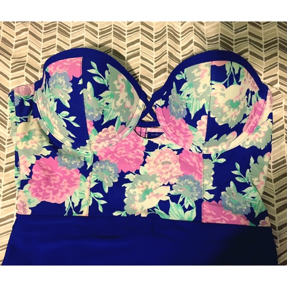 One piece bathing suit