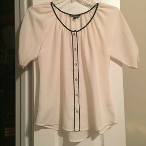White mid sleeve blouse