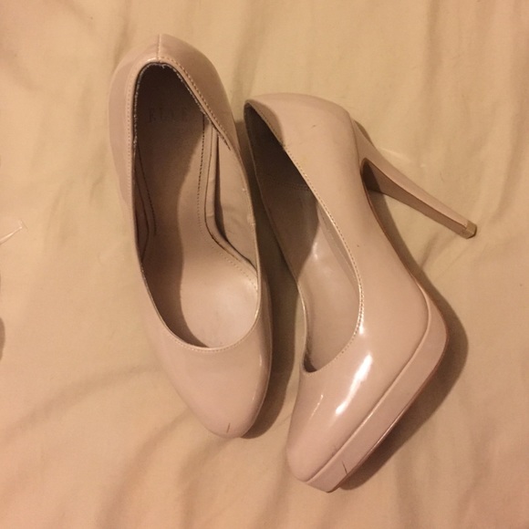 Nude heals