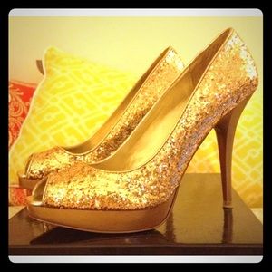 Steve Madden Karro Gold Glitter Heel 9