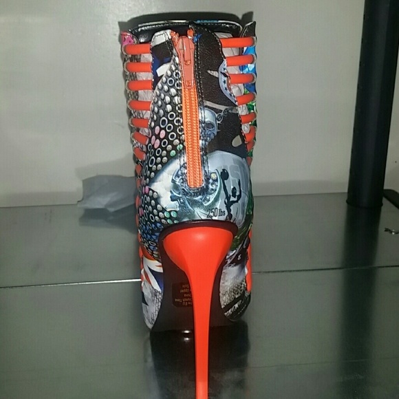 Heels - Picture 2 of 4