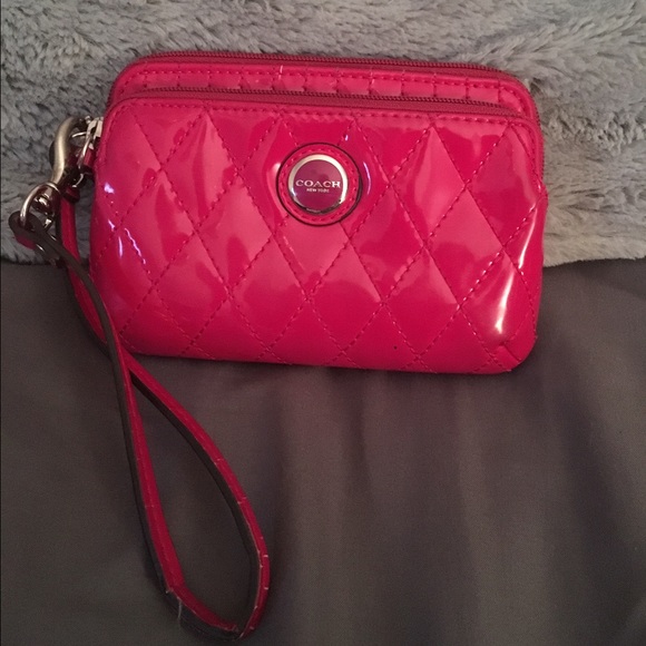 Coach Wristlet (Pink)