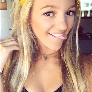 Meet your Posher, Stephanie