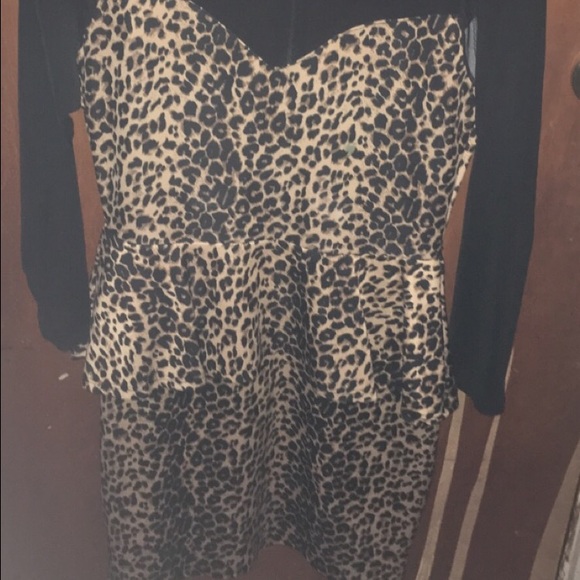 Mini Tiger 👗 - Picture 2 of 3