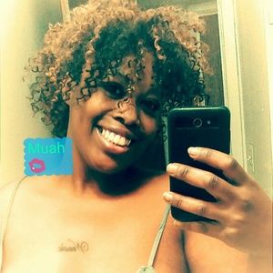 Meet your Posher, Leona