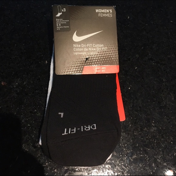 Nike Accessories - 3 pack nike socks NWT dri-fit womens 6-10 mens 6-8