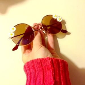 Round sunglasses