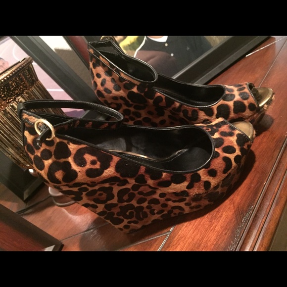 💋SALE💋Leopard Peep toe wedge