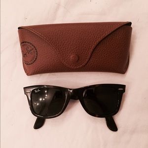 Ray-Ban Wayfarers - Tortoise