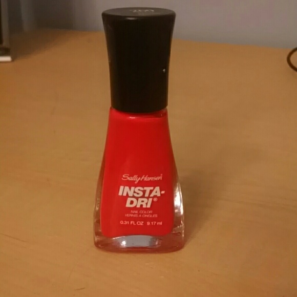 Nail Polish (Rosy Pink Shade With One Use) - Picture 1 of 2