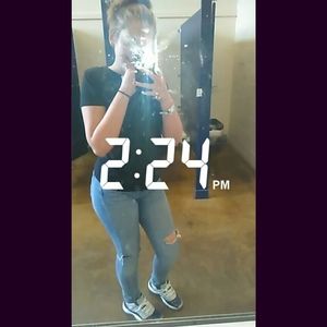 Meet your Posher, Alicia