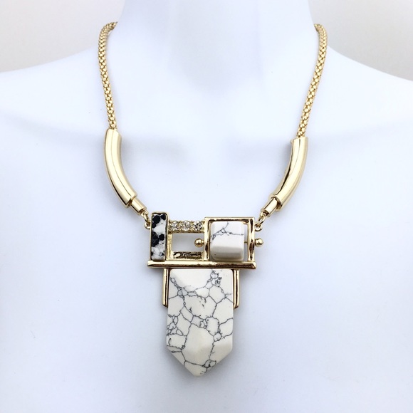 π White Turquoise Marble Spiked Necklace - Picture 3 of 4