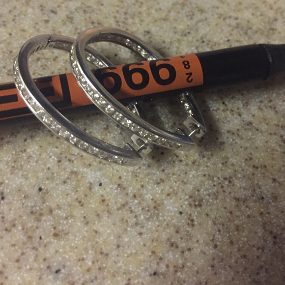 2 carat vs diamond earring hoops - Picture 2 of 4