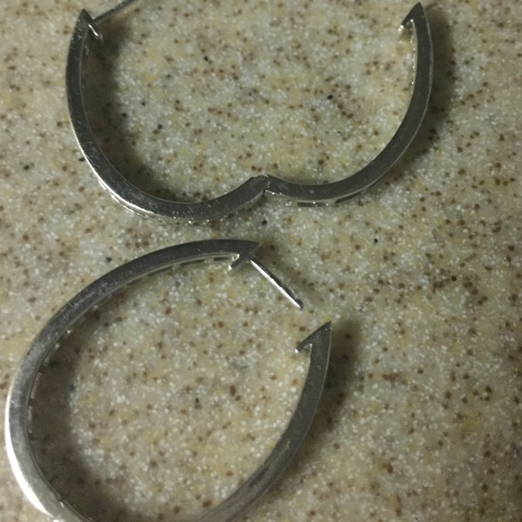 2 carat vs diamond earring hoops - Picture 3 of 4