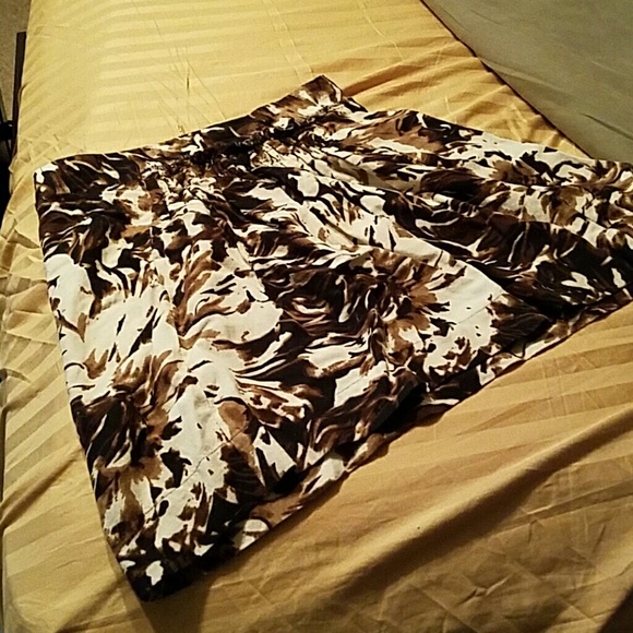 Adrienne Vittadini knee length skirt