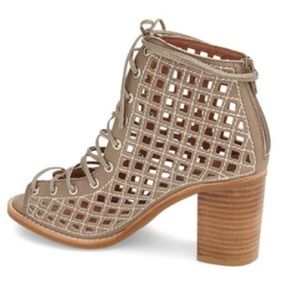 ISO Jeffrey Campbell Cors cut out