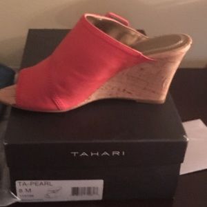 Tahari open toe wedge sandals