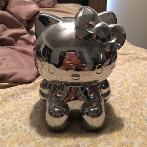 Hello Kitty accessory holder