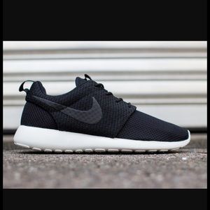 Nike Roshe Runs